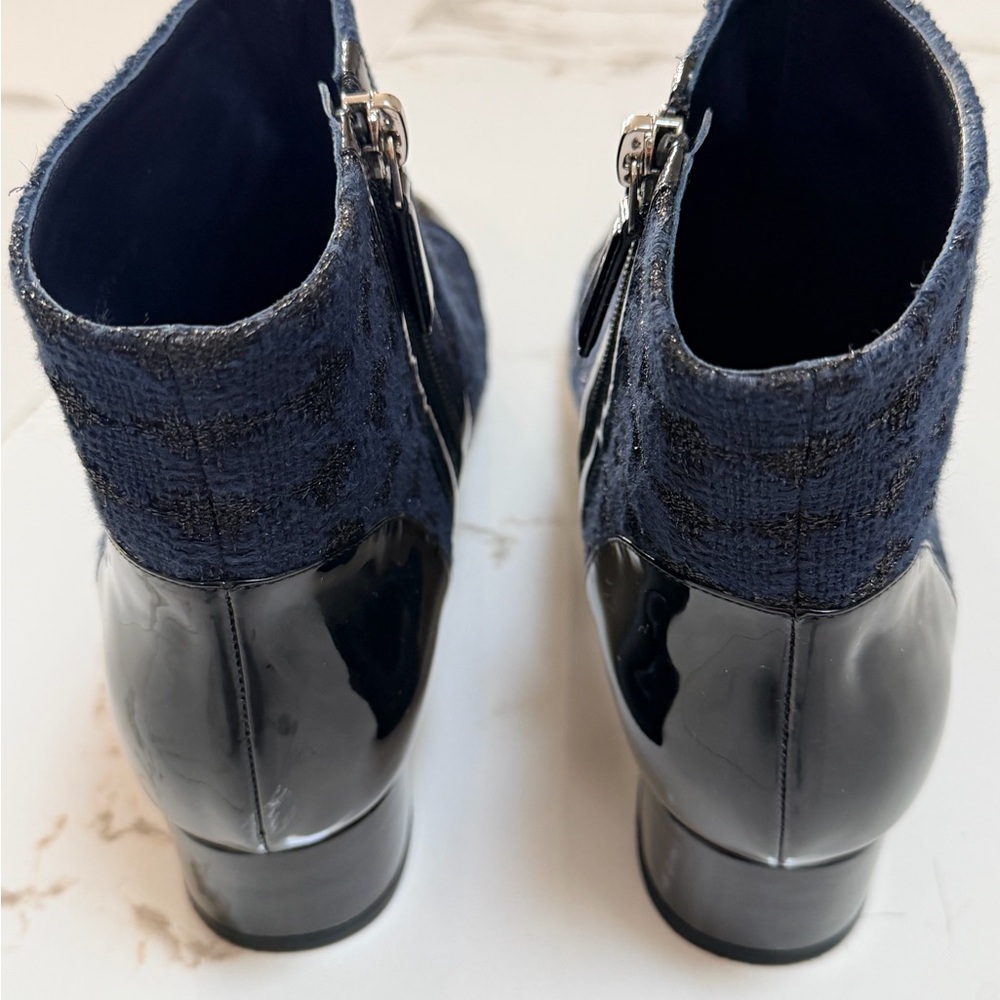 CHANEL Tweed Ankle boots with patent leather trim. Run small. - Picture 4 of 8